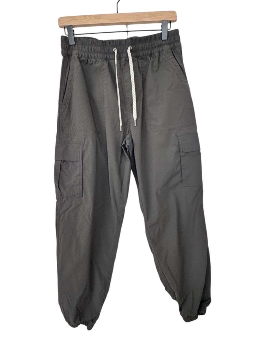 Vuori Women’s Charcoal Gray Scout Cargo Joggers - Size M